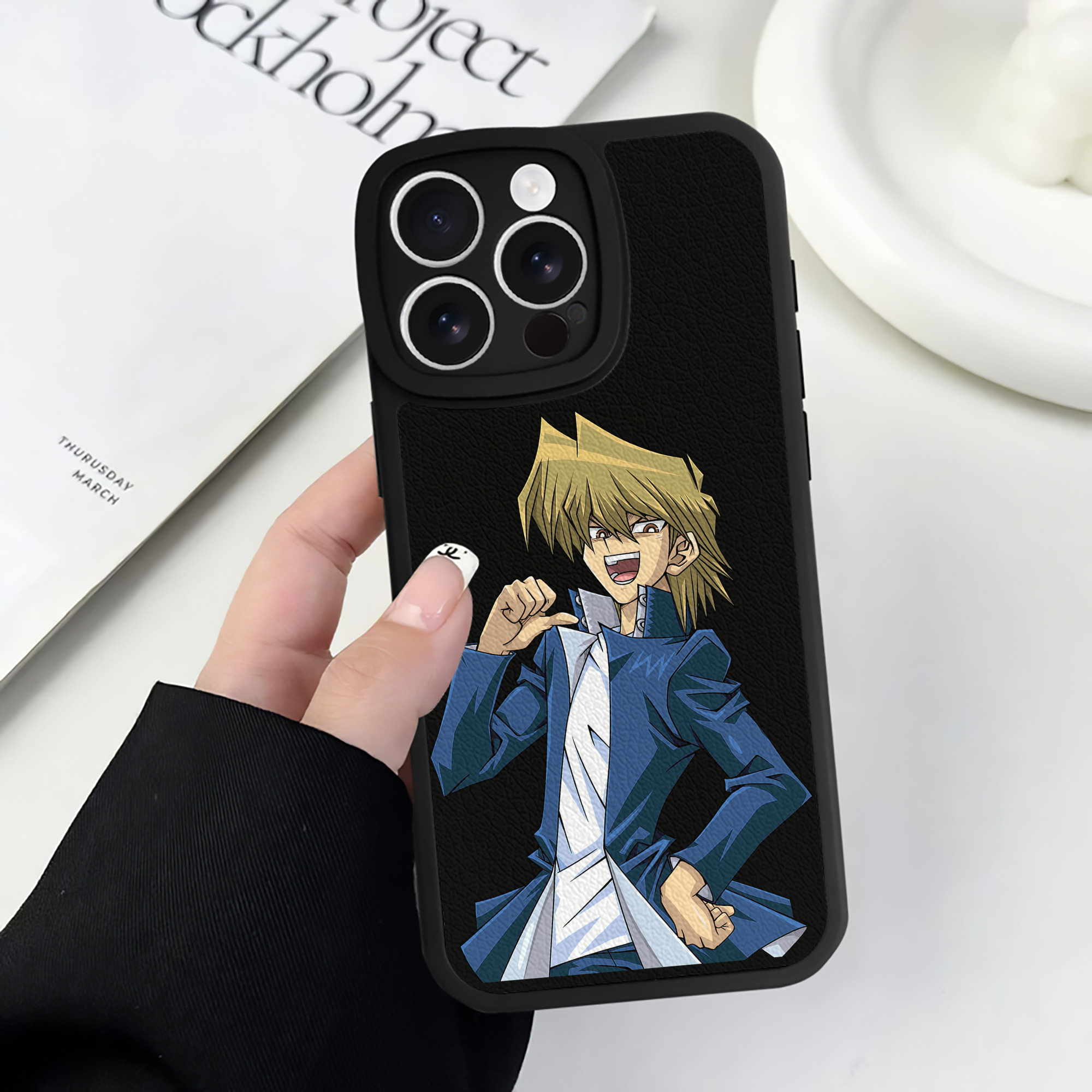 遊☆戯☆王 Yu-Gi-Oh! 【iPhone 16シリーズ対応】シリコンスマホケース（レザー調） 材質：シリコン